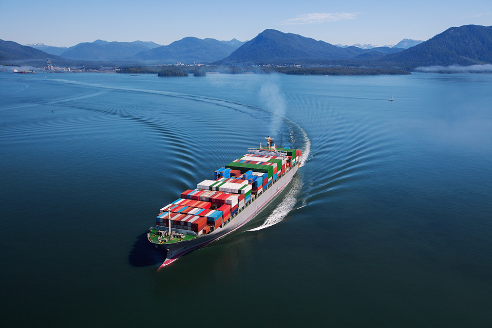 Containerschiff (verweist auf: DEHSt-Newsletter jetzt auch für Schifffahrtsunternehmen)